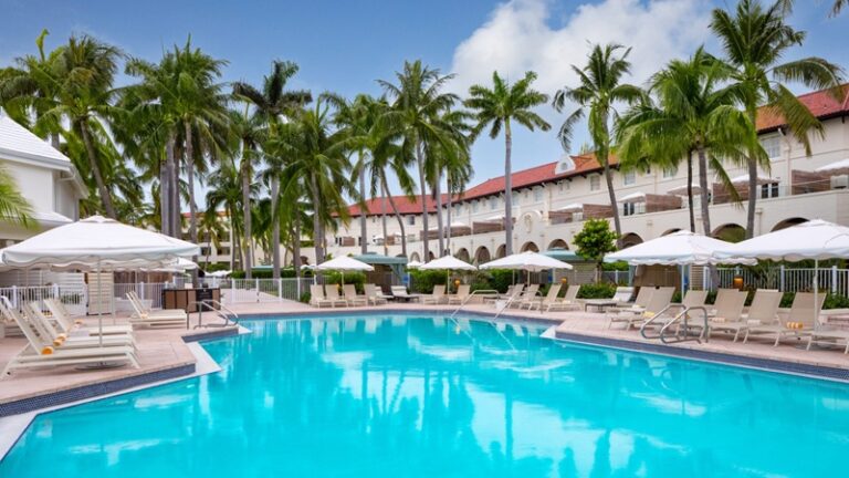 Resort-Adult_Pool